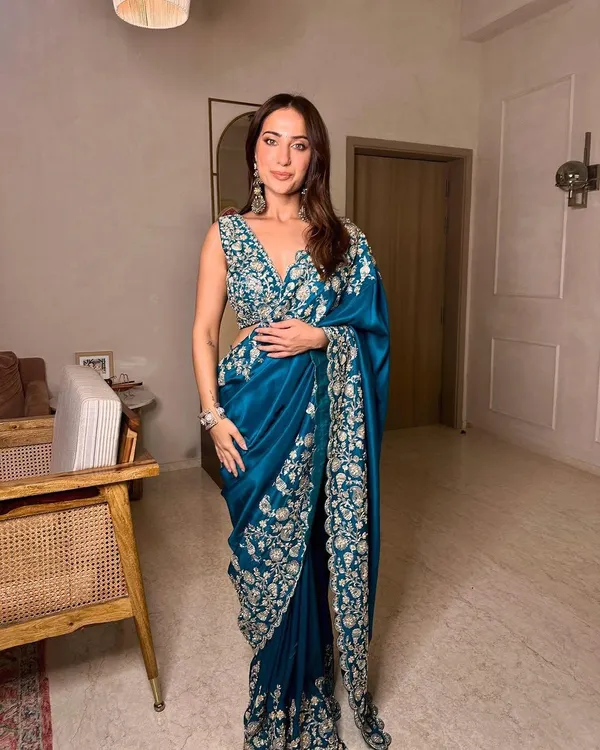 Blue_Classic_Embroidered_Designer_Saree
