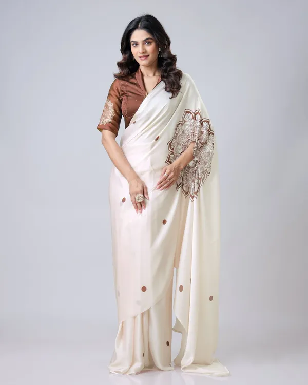 Coffee_Trendy_Free-Hand_Mandalaa_Print_Saree
