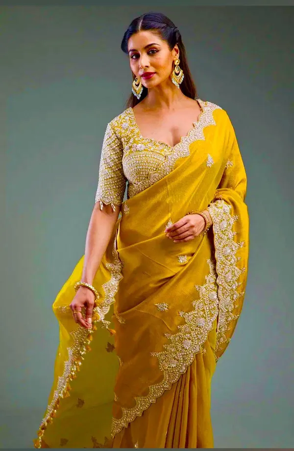 Mustard_Classic_Embroidered_Designer_Saree