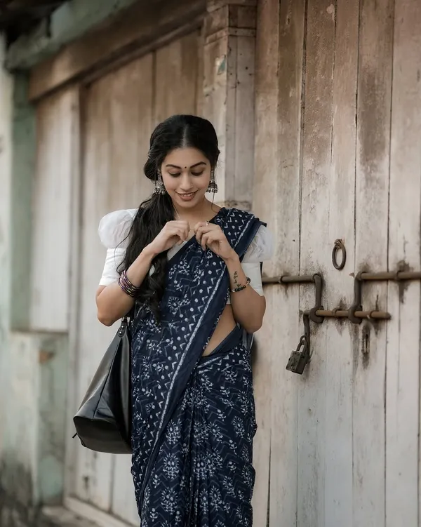 Black_Mulmul_Cotton_Block_Print_Saree