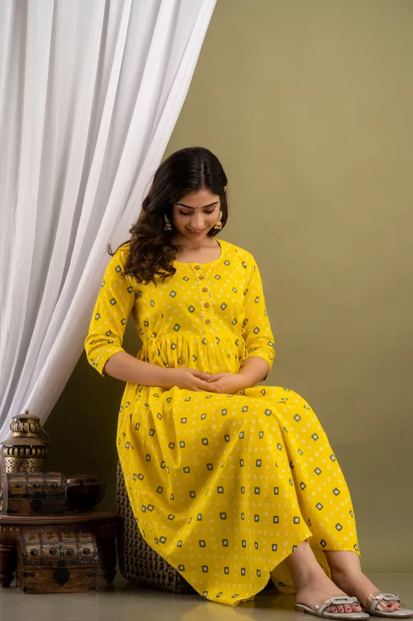 Black_fly_dote_Cotton_Printed_Maternity_And_Feeding_Kurti__Combo_Of_2