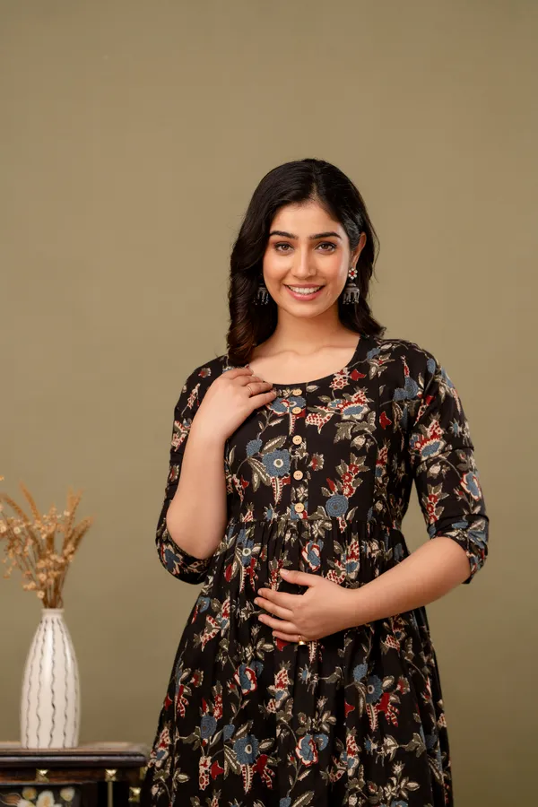Black_fly_red_Cotton_Printed_Maternity_And_Feeding_Kurti_Combo_Of_2