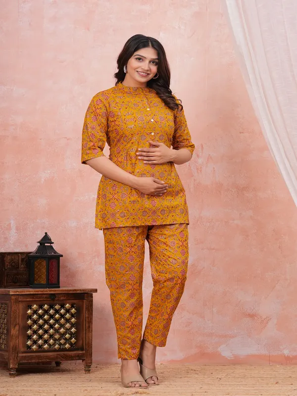 Brown_blossom_feeding_cord_set