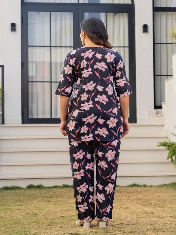 Dark_blue_white_flower_cotton_printed_cord_set