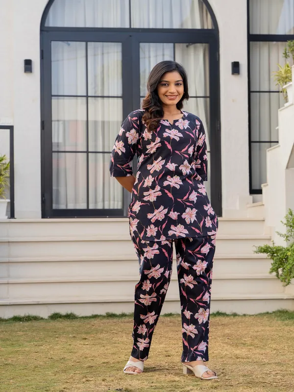 Dark_blue_white_flower_cotton_printed_cord_set
