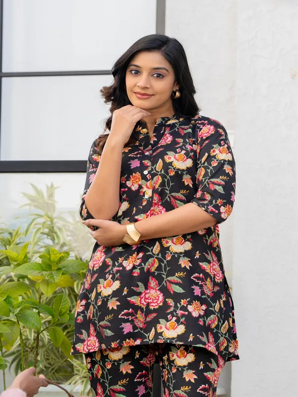 Multi_leaves_cotton_printed_cord_set