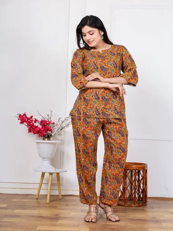 Musterd_carry_Rayon_cord_set