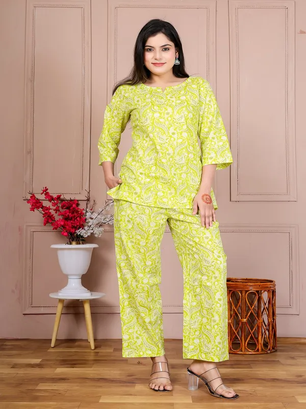 Parrot_green_snck_cotton_cord_set