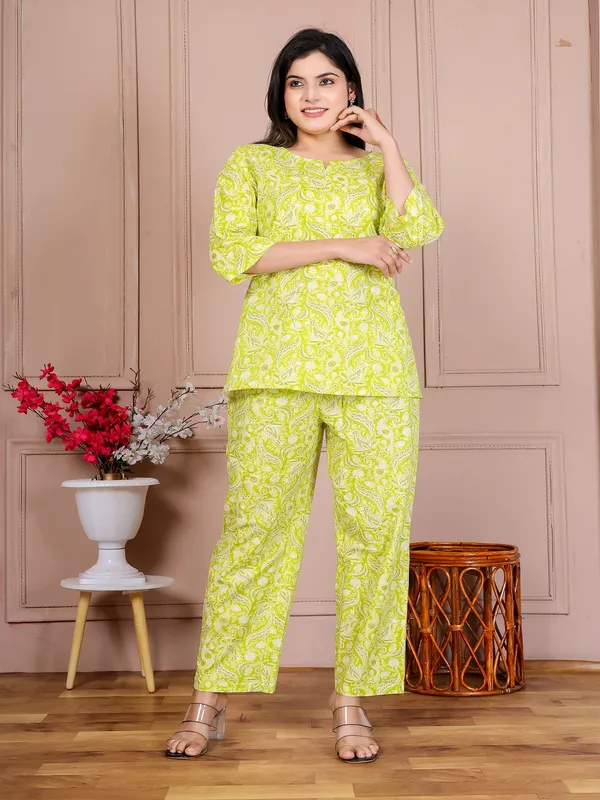 Parrot_green_snck_cotton_cord_set