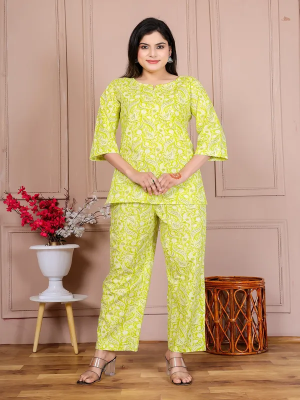 Parrot_green_snck_cotton_cord_set