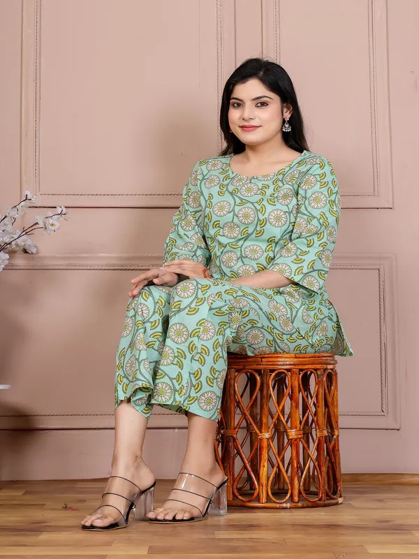 Pista_flower_cotton_cord_set