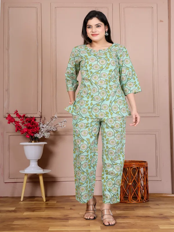 Pista_flower_cotton_cord_set