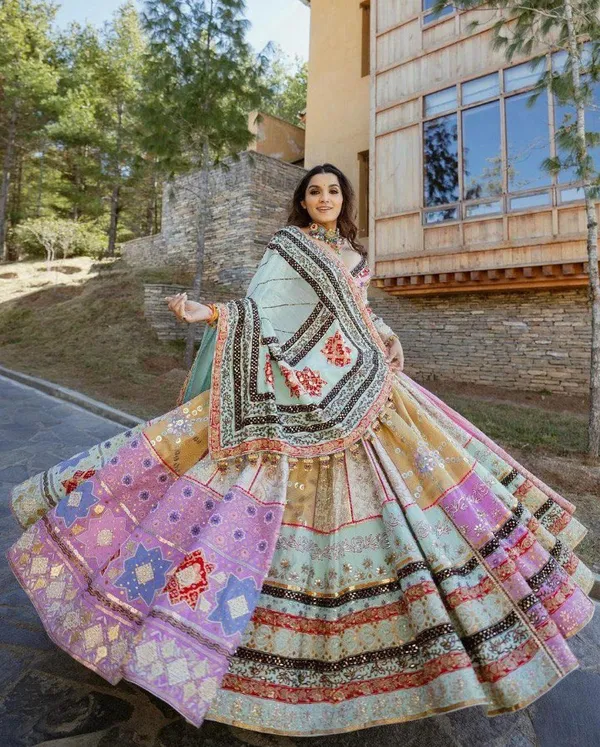 Off_White_Lehngha_Attached_Real_Mirror_Work_With_Heavy_Dupatta_With__Blouse_Piece