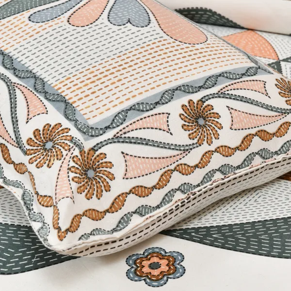 320_TC_katha_patchwork_design_King_Size_Premium_Cotton_Bedsheet_With_Two_Pillow_Covers_-_275_X_275_cm_(King_size)
