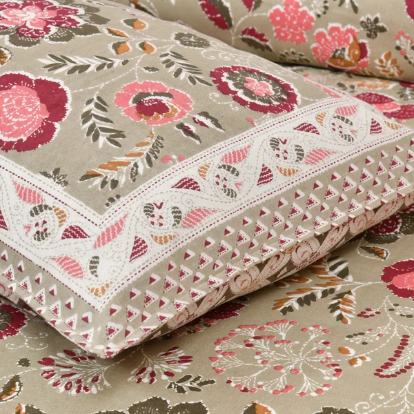 320_TC_katha_patchwork_design_King_Size_Premium_Cotton_Bedsheet_With_Two_Pillow_Covers_-_275_X_275_cm_(King_size)