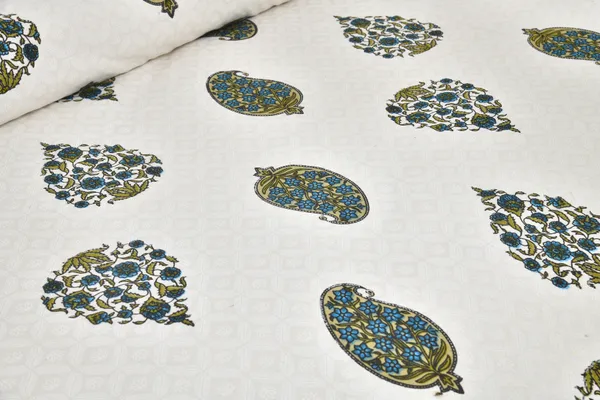 380_TC_jaipuri_print_100%_Cotton_Bedsheet_With_Two_Pillow_Covers_/_handblock_print_bedsheet_-_275_X_275_cm_(King_size)