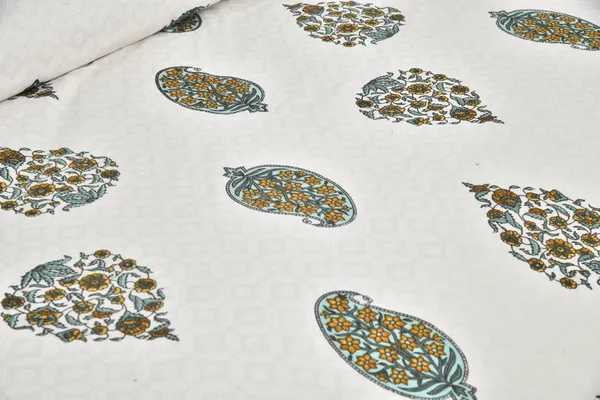 380_TC_jaipuri_print_100%_Cotton_Bedsheet_With_Two_Pillow_Covers_/_handblock_print_bedsheet_-_275_X_275_cm_(King_size)