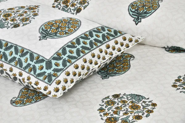 380_TC_jaipuri_print_100%_Cotton_Bedsheet_With_Two_Pillow_Covers_/_handblock_print_bedsheet_-_275_X_275_cm_(King_size)