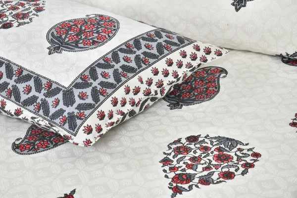 380_TC_jaipuri_print_100%_Cotton_Bedsheet_With_Two_Pillow_Covers_/_handblock_print_bedsheet_-_275_X_275_cm_(King_size)