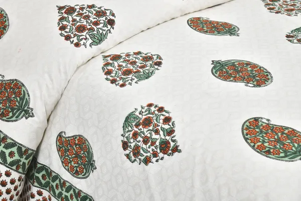 380_TC_jaipuri_print_100%_Cotton_Bedsheet_With_Two_Pillow_Covers_/_handblock_print_bedsheet_-_275_X_275_cm_(King_size)