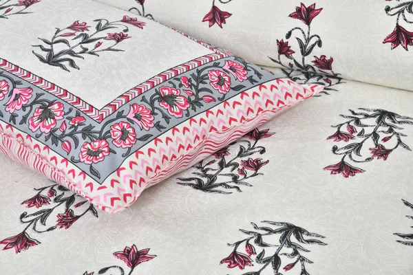 380_TC_jaipuri_print_100%_Cotton_Bedsheet_With_Two_Pillow_Covers_/_handblock_print_bedsheet_-_275_X_275_cm_(King_size)