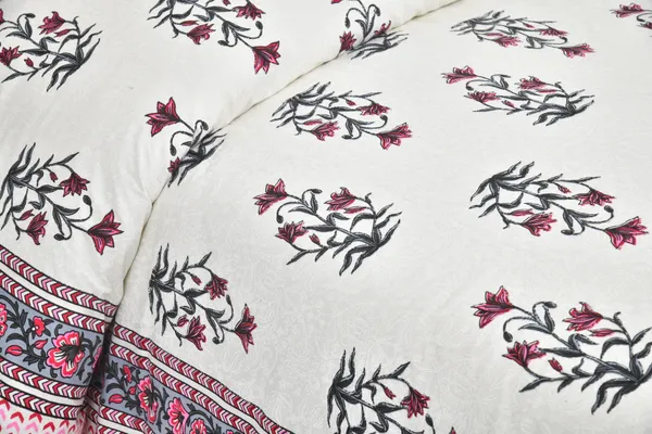 380_TC_jaipuri_print_100%_Cotton_Bedsheet_With_Two_Pillow_Covers_/_handblock_print_bedsheet_-_275_X_275_cm_(King_size)