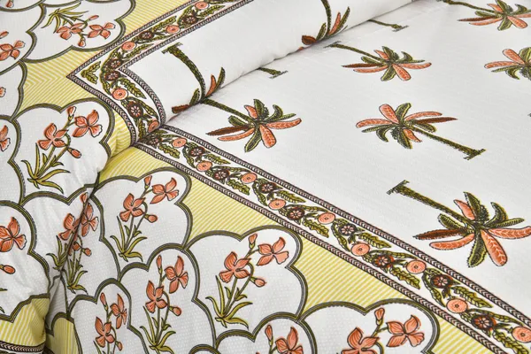 380_TC_jaipuri_print_100%_Cotton_Bedsheet_With_Two_Pillow_Covers_/_handblock_print_bedsheet_-_275_X_275_cm_(King_size)