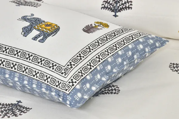 380_TC_jaipuri_print_100%_Cotton_Bedsheet_With_Two_Pillow_Covers_/_handblock_print_bedsheet_-_275_X_275_cm_(King_size)