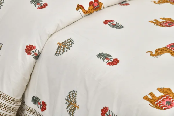 380_TC_jaipuri_print_100%_Cotton_Bedsheet_With_Two_Pillow_Covers_/_handblock_print_bedsheet_-_275_X_275_cm_(King_size)