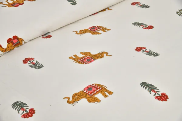 380_TC_jaipuri_print_100%_Cotton_Bedsheet_With_Two_Pillow_Covers_/_handblock_print_bedsheet_-_275_X_275_cm_(King_size)
