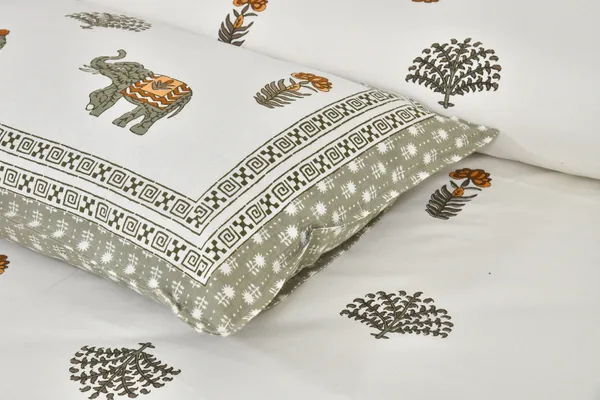 380_TC_jaipuri_print_100%_Cotton_Bedsheet_With_Two_Pillow_Covers_/_handblock_print_bedsheet_-_275_X_275_cm_(King_size)