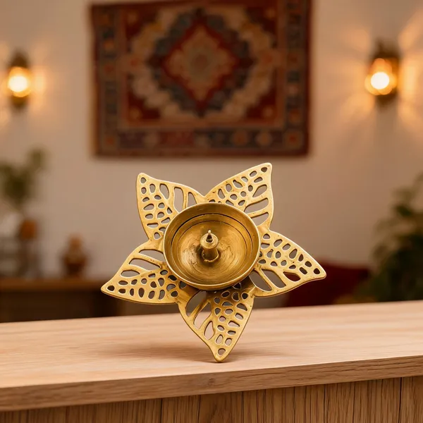 Brass_Star_Flower_Design_Diya_Oil_Lamp