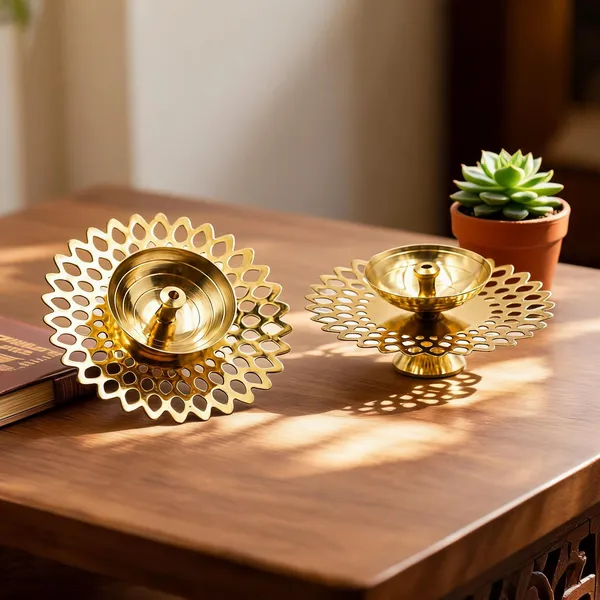 Brass_Lotus_Design_Diya_Oil_Lamp_Pair