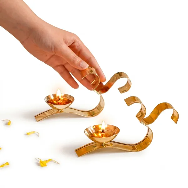 Brass_Swan_Design_Decorative_Diya_Oil_Lamp_Set