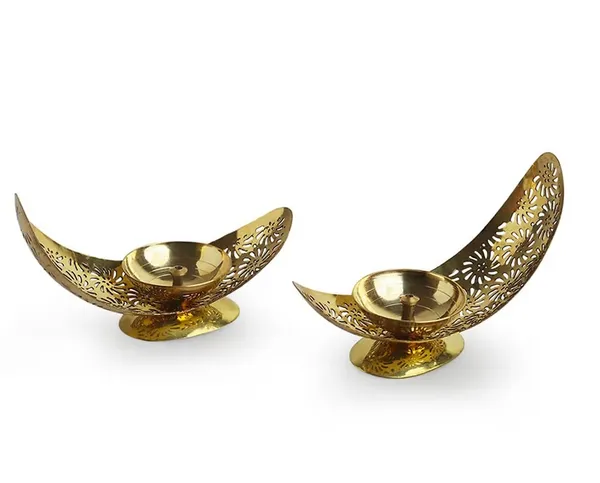 Brass_Peacock_Design_Traditional_Oil_Diya_Set_Of_2