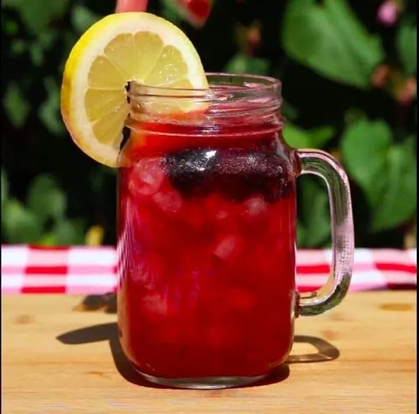 Sophisticated_Mason_Jar_Mugs_with_Handle_and_Straw_Old_Fashioned_Drinking_Glass,_Random_Colour_Lid,_450ml_(Set_of_2)