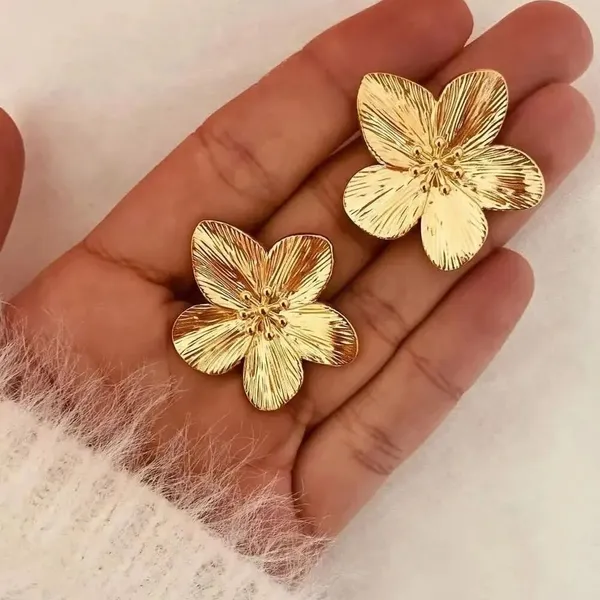 Korean_Anti_Tarnish_Flower_Beautiful_Earring_Stud_Earring