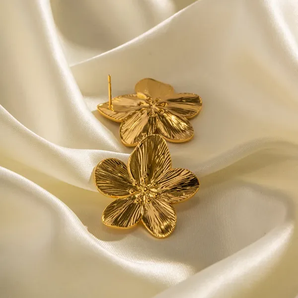 Korean_Anti_Tarnish_Flower_Beautiful_Earring_Stud_Earring