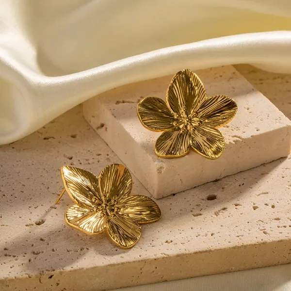 Korean_Anti_Tarnish_Flower_Beautiful_Earring_Stud_Earring
