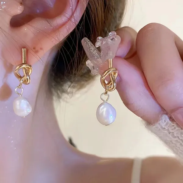 Korean_Knots_of_Grace:_Pearl_Drop_Gold_Earring_For_Women_And_Girls