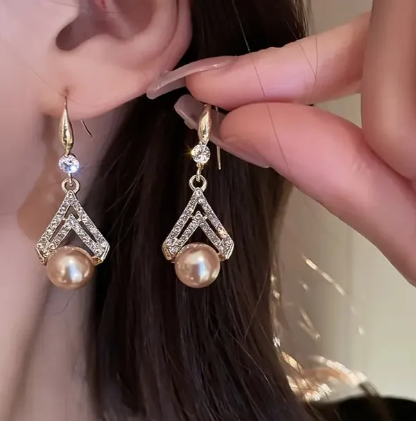 Korean_Korean_Zirconia_Triangle_Hook_Earrings_For_Women_And_Girls