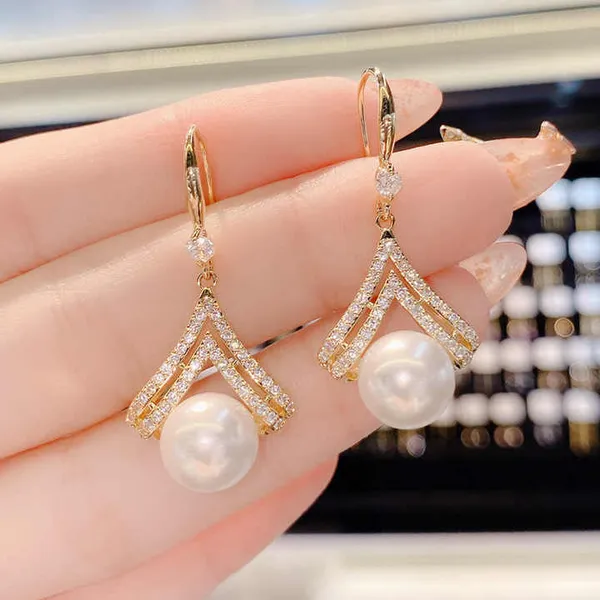 Korean_Korean_Zirconia_Triangle_Hook_Earrings_For_Women_And_Girls