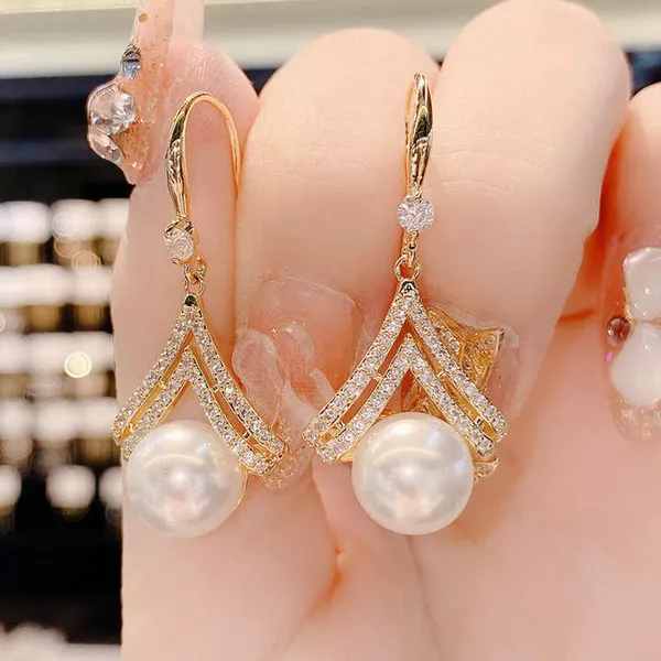 Korean_Korean_Zirconia_Triangle_Hook_Earrings_For_Women_And_Girls