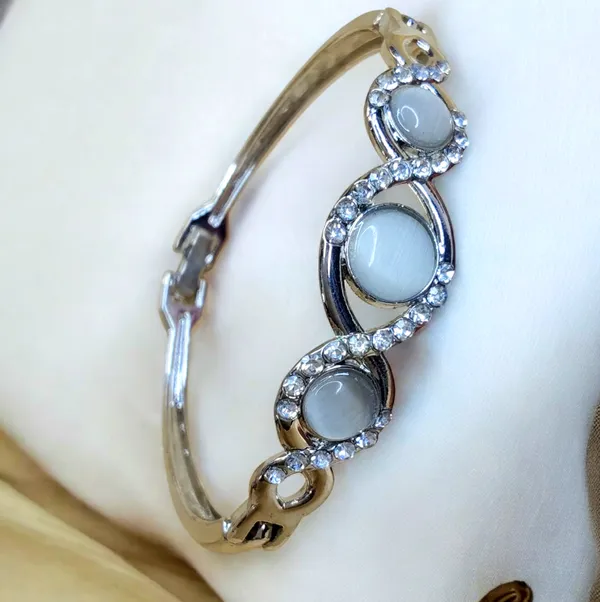 Premium_Luxurious_Stainless_Steel_Silver_Anti_Tarnish_Zirconia_Kada_Bracelet_Gifts_For_Girls_For_Women_And_Girls