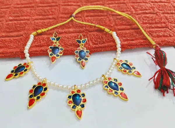 Assamese_Traditional_Gold_Plated_Red_Blue_Colour_Dugdugi_Choker_Necklace_With_White_Pearl_For_Women_And_Girl
