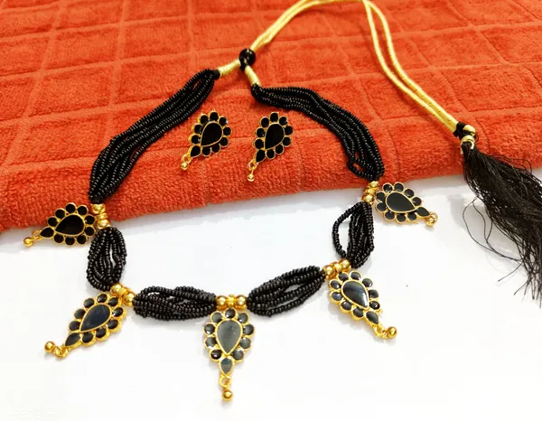 Assamese_Traditional_Gold_Plated_Black_Colour_Golpata_Necklace_Set_For_Women
