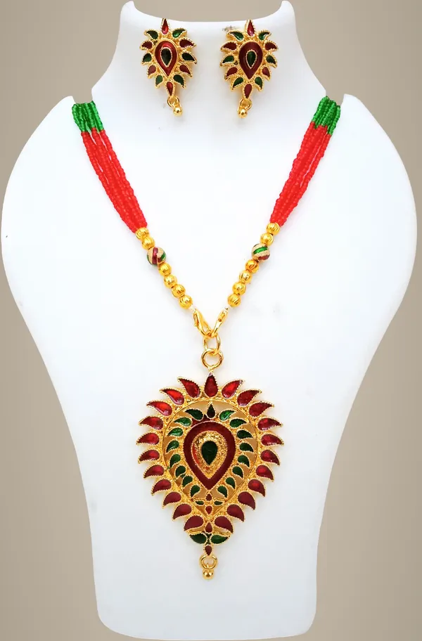 Assamese_Traditional_Red_And_Green_Colour_Dugdugi_Jewellery_Set_For_Women
