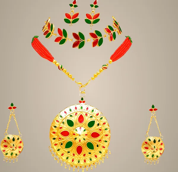 Assamese_Traditional_Red-Green_Japi_And_Golpota_Jewellery_Set_For_Women