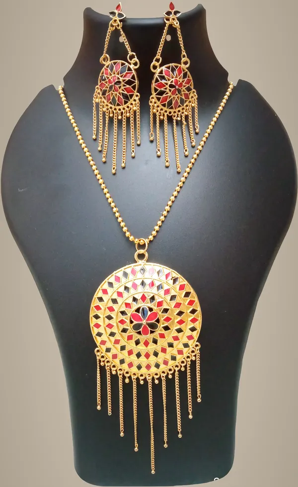 Assamese_Traditional_Gold_Plated_Red_Black_Colour_Japi_Chain_Jewellery_Set_For_Women