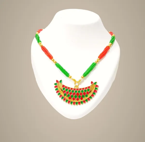 Assamese_Traditional_Red_And_Green_Colour_Junbiri_Tassel_Necklace_For_Girls_&_Women